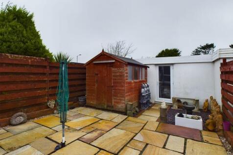 garden with shed