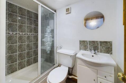 en-suite shower room