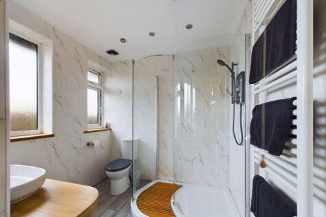 en-suite shower room