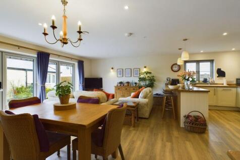 kitchen/dining/living space