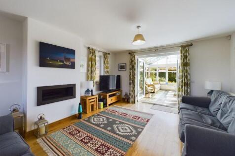 Lounge through to Conservatory