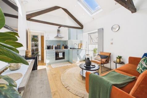 studio flat kitchen/living area