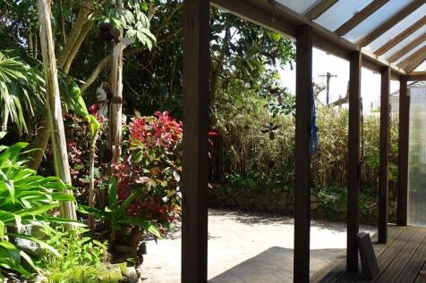 deck to garden