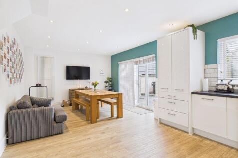 kitchen/living space