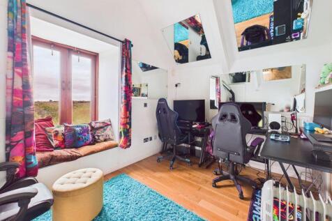 bedroom four/office