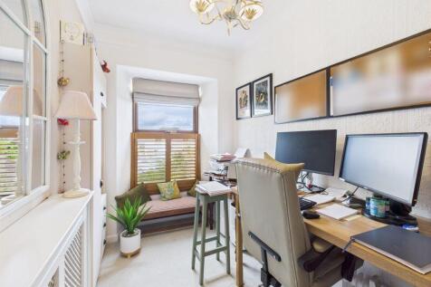 bedroom three/office