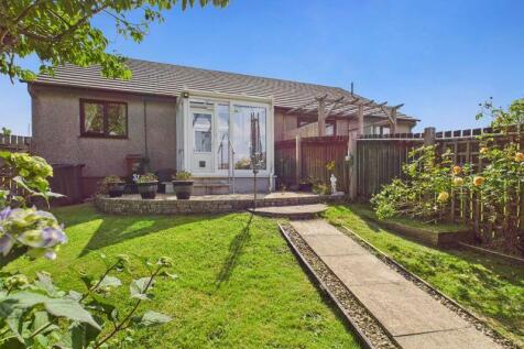 garden and rear elevation