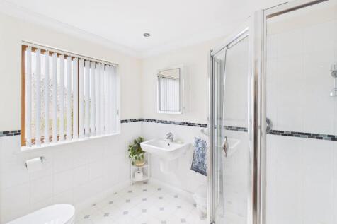 en-suite shower room