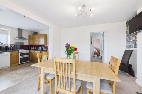 dining room to kitchen
