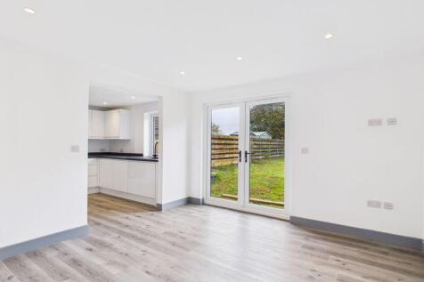 lounge to kitchen