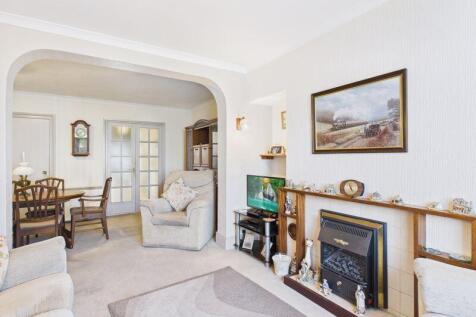 lounge to dining room