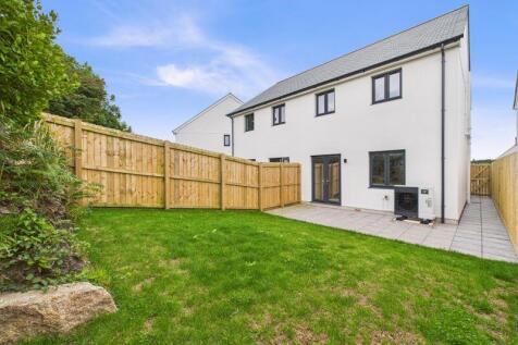 garden and rear elevation