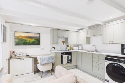 Open plan living/kitchen area