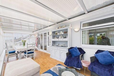 conservatory/dining area