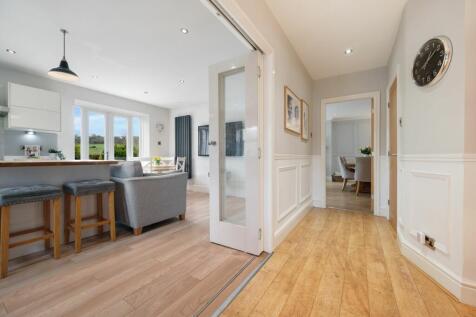 Hallway through to Breakfast Kitchen / Family Room
