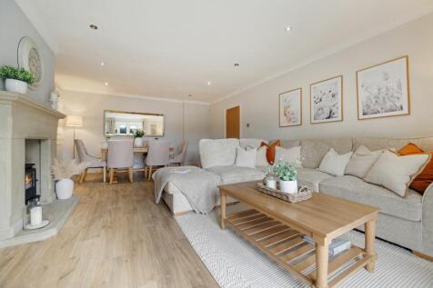 Lounge / Dining Room