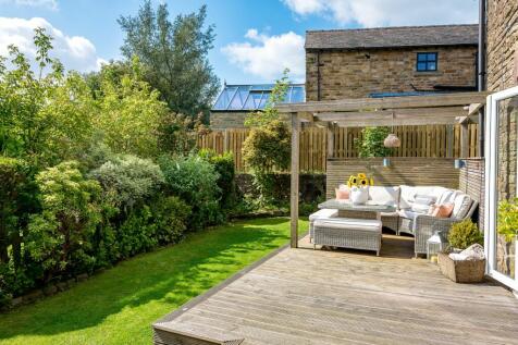 Decking with Arbour
