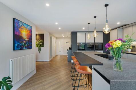 Open Plan Kitchen / Diner