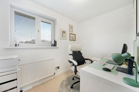 Bedroom 4 / Office