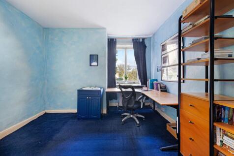Bedroom 4 / Office