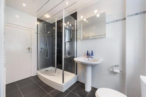 Jack &amp; Jill Shower Room