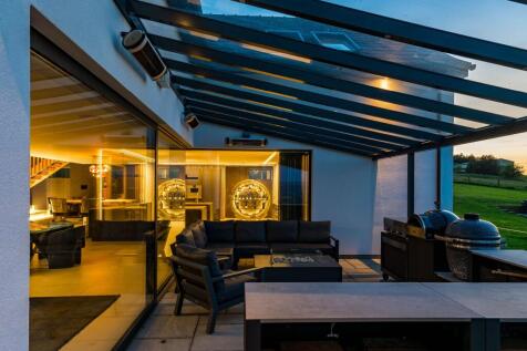 Outdoor Kitchen