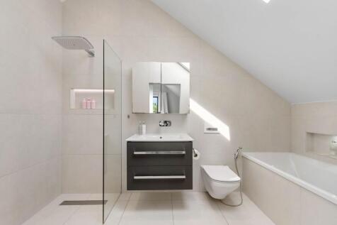 Bedroom Three En-Suite