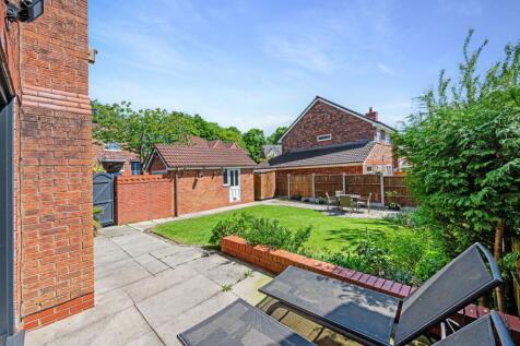 Garden with Garage