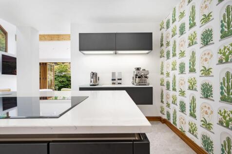 Open Plan Kitchen / Diner / Living