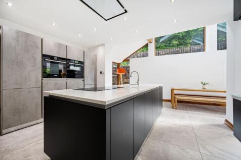 Open Plan Kitchen / Diner / Living