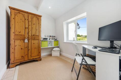 Office / Dressing Area
