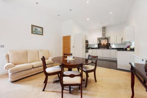 Open Plan Lounge / Dining / Kitchen