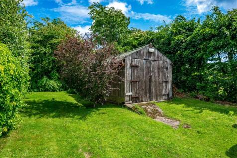 Side Garden with Large Shed