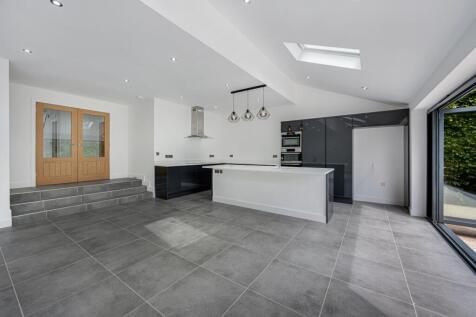 Open Plan Kitchen / Dining/ Living Room