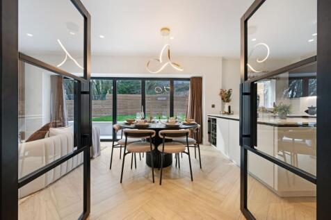 Kitchen /  Breakfast /  Family Room