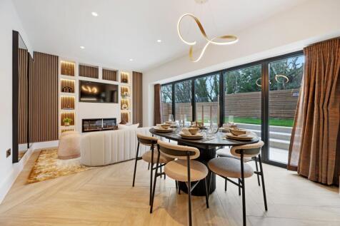 Kitchen /  Breakfast /  Family Room