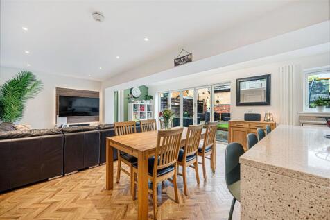 Open Plan Kitchen Diner Living Room