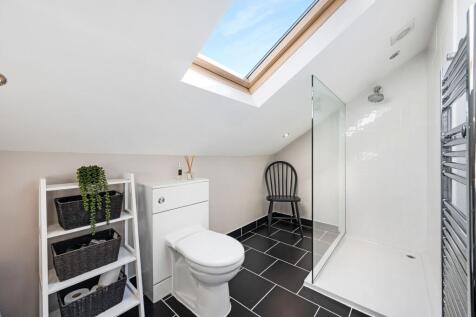 Bedroom 2 En-suite