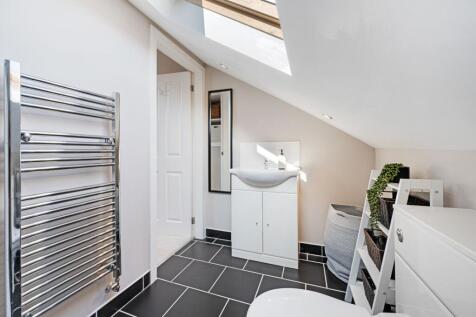 Bedroom 2 En-suite