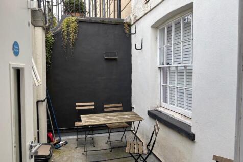 Private Courtyard