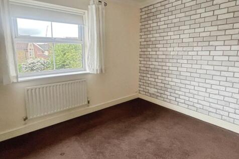 42bf3a4f-bedroom ...