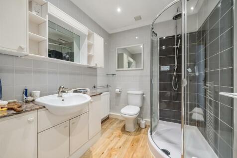 Shower room 1