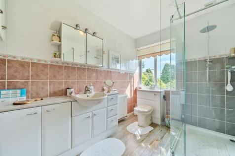 Shower room 2