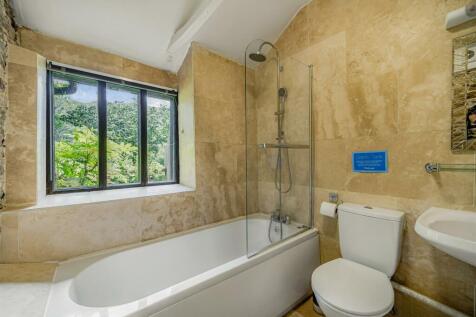 The Barn - Bathroom