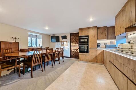 Kitchen/Dining