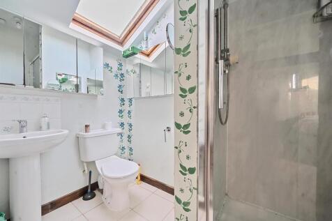 Master En-suite Shower room