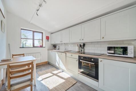 Cottage - Kitchen