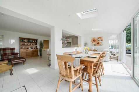 Sun Room/Dining Room