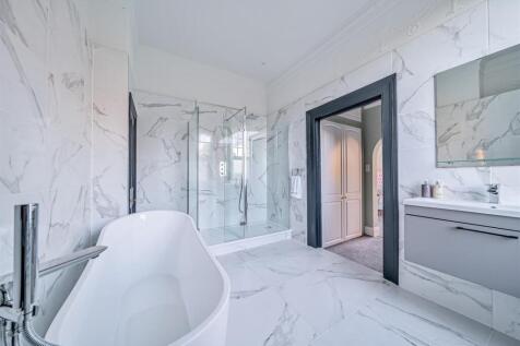 Master en-suite