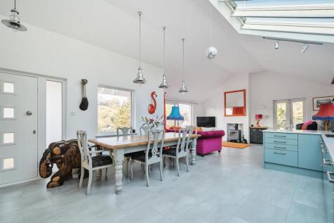 Kitchen/Dining Area